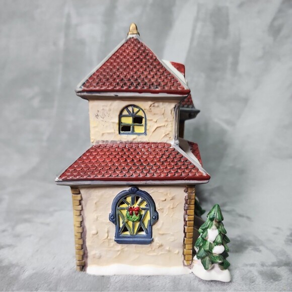 Holiday Traditions Lighted Porcelain Train Station # 997368-MMI - Picture 5 of 8